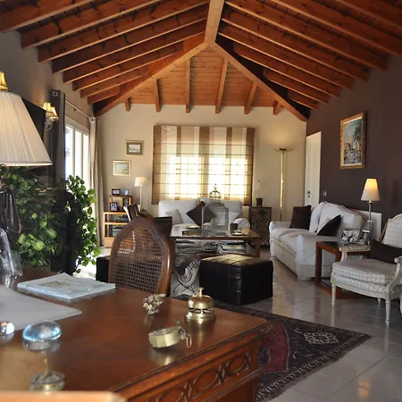 Welcome Inn Nerja Guest House Luxury Bed & Breakfast-3