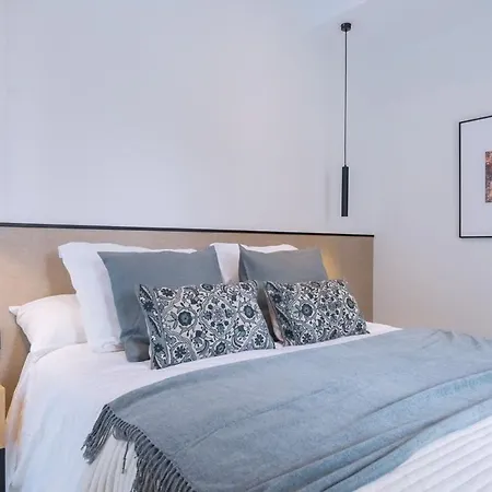 Luxury Apartment Overlooking Casa Pilatos-2