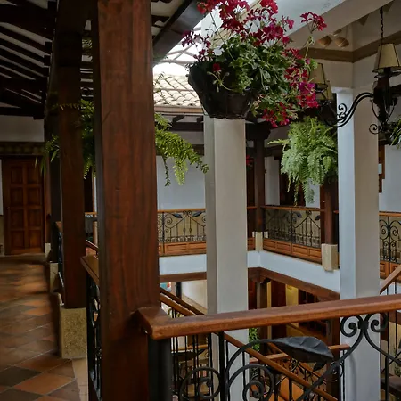 Hotel Jardines De La Villa-2