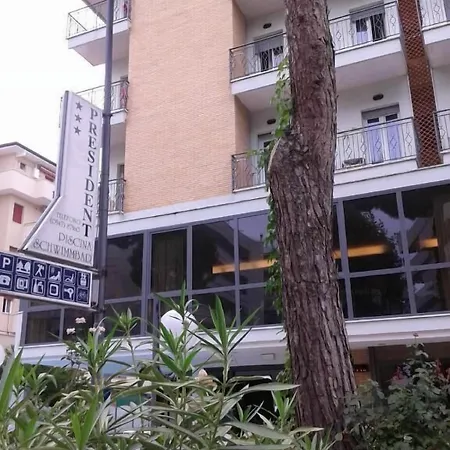 Hotel President-3