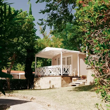 Green Garden Village con piscina, spiaggia riservata e parcheggio-2