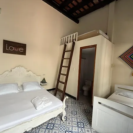 Villana'S Hostal Santa Marta-2