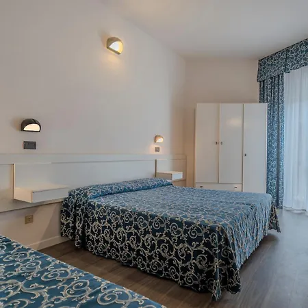 Hotel 2000-3