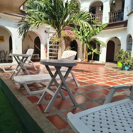 The Chill In Mansion Hostel Santa Marta-3
