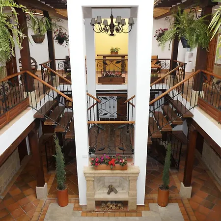 Hotel Jardines De La Villa-3