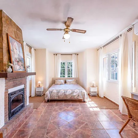 Villa Buenavista Malaga - Sea View, Private Heated Pool, Spa, 5 Bedrooms-3