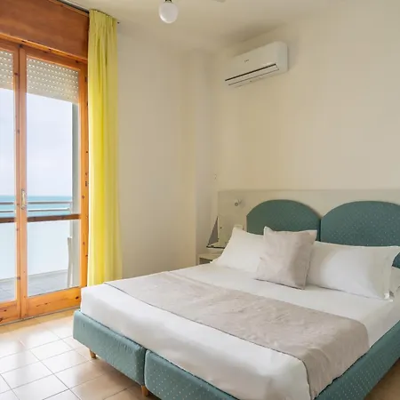 Hotel Embassy-2