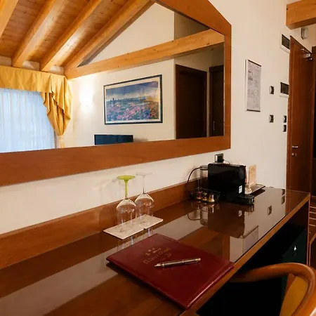 Hotel Capri Bardolino 3S-3