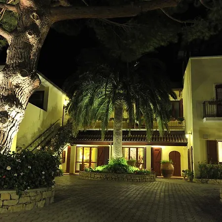 Country Hotel Vessus-2