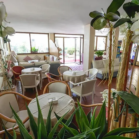 Hotel Deborah-3