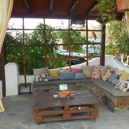 La Veranda Of Mykonos Traditional Guesthouse-2