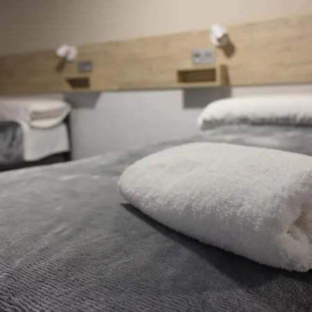 Deluxe Hostels & Suites Merida-3