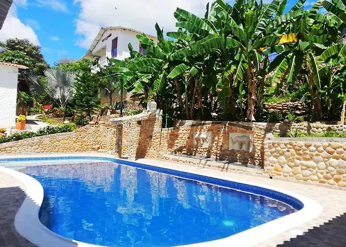 FINCA VILLA MAGALY, 3 Casas Familiares en medio de la Naturaleza Melgar
