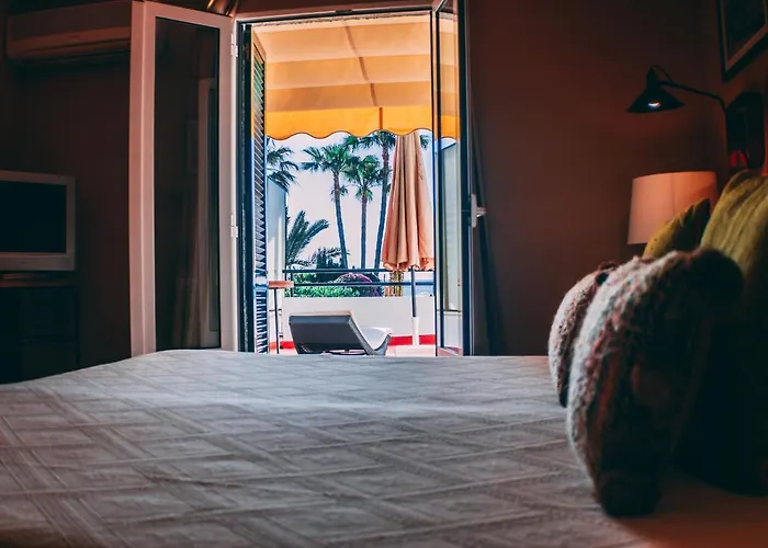 Hotel Carabeo Nerja