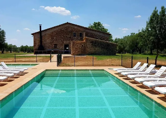 Masía para grupos con piscina privada-28 pax Gerona