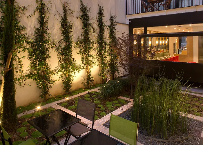 Jardins De Mademoiselle Hotel & Spa Parigi