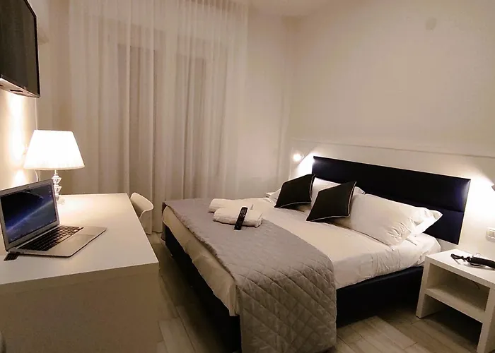 Hotel Gran San Bernardo - Riccione - Fronte Mare Con Cucina