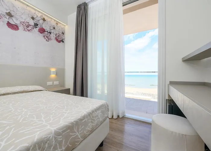 Hotel Harmony con Piscina panoramica Rimini