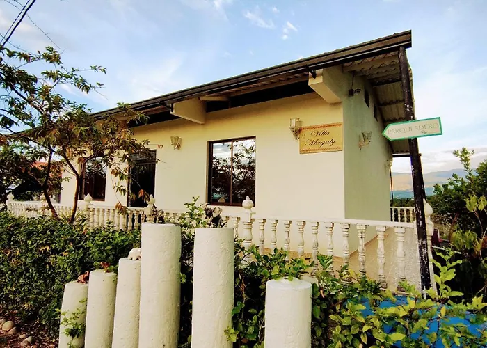 FINCA VILLA MAGALY, 3 Casas Familiares en medio de la Naturaleza Melgar
