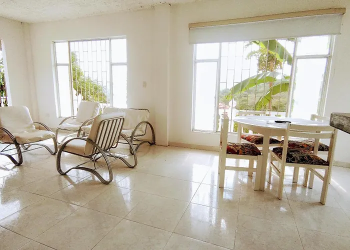 FINCA VILLA MAGALY, 3 Casas Familiares en medio de la Naturaleza Melgar