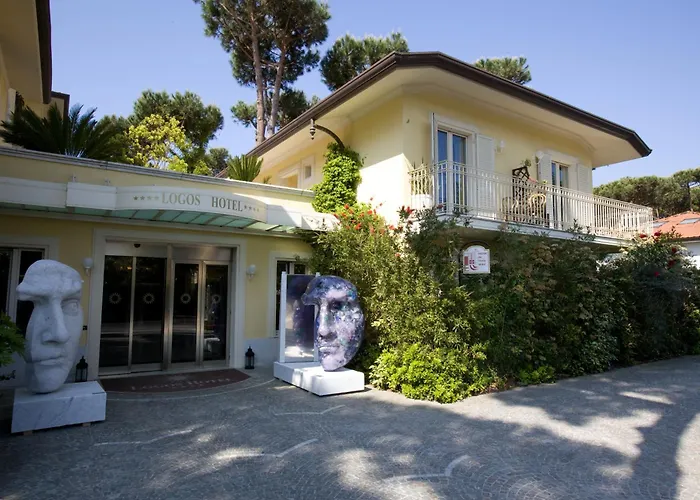 iH Hotels Logos Forte Dei Marmi