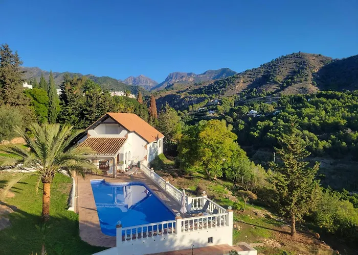 Villa Morera Garden Villa 5 Pers, 2 Bedrooms With Extra Rooms When Needed Frigiliana