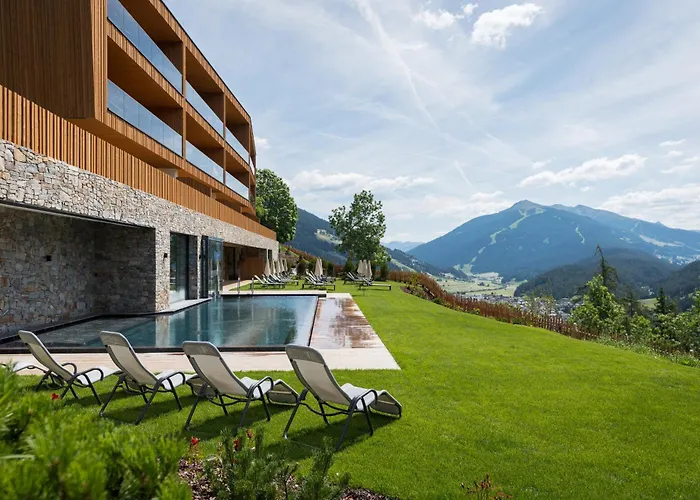 Hotel Schopfenhof San Candido