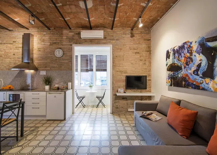 Happy People Gaudi Sant Pau Apartments Barcelona