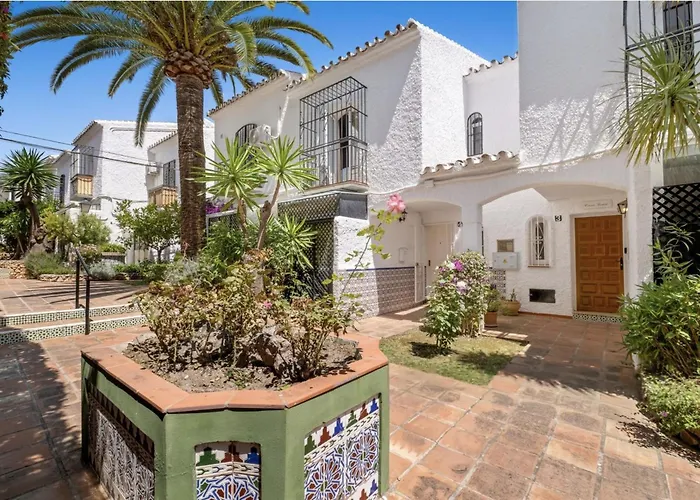 Villa Casa Lena Town House With Pool Nerja