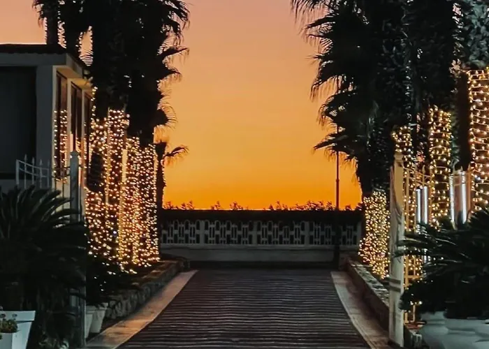 Bee Queen Hotel Varcaturo