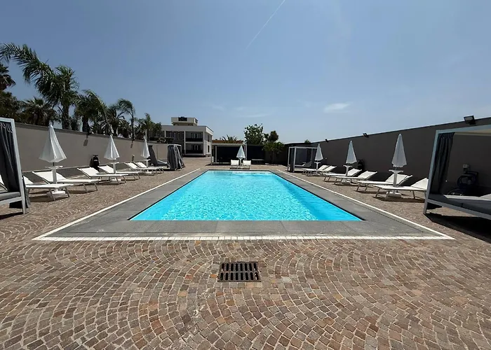 Hotel Manuela Varcaturo