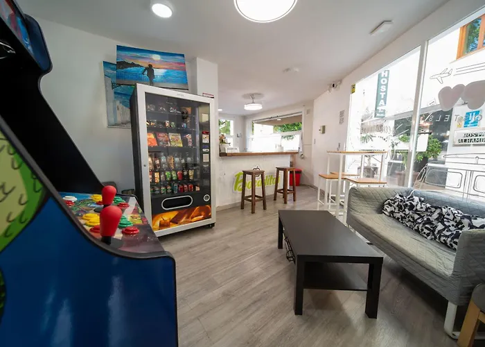 Be Happy Hostel - Albergue en el centro de Nerja