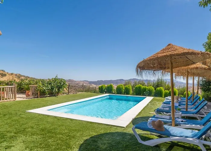 Villa Casa La Sombra de la Parra Antequera - La Higuera by Ruralidays