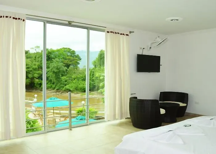 Hotel La Cascada Cristalina Melgar