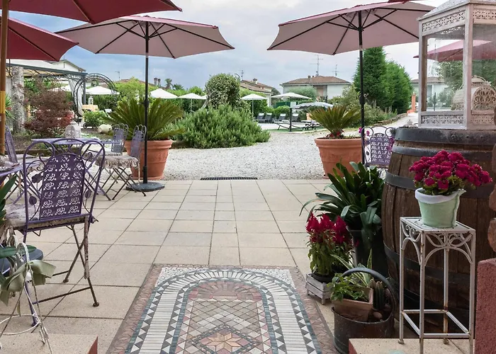 Villa Rossella con piscina Castelnuovo del Garda