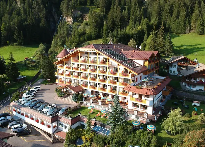 Hotel Cesa Tyrol Canazei