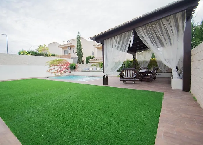 Villa hoyo 7-NIEVE -CAMPO DE GOLF,PLAYA CERCANA Granada